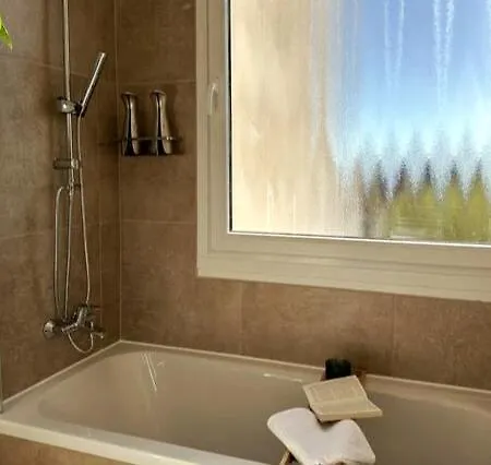 Stylish Balcony 2 Br *