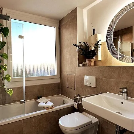 Stylish Balcony 2 Br *