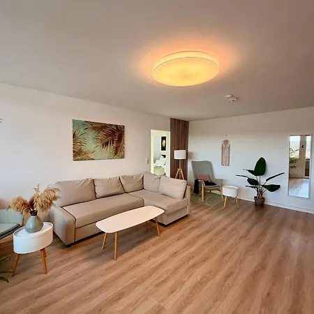 Stylish Balcony 2 Br *